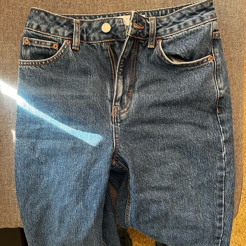 TopShop mom blue jeans sized W26/66cm L32/81cm